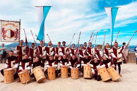 Il Gruppo Sbandieratori e Tamburini di Montepulciano a Malta Gruppo Sbandieratori e Tamburini di Montepulciano