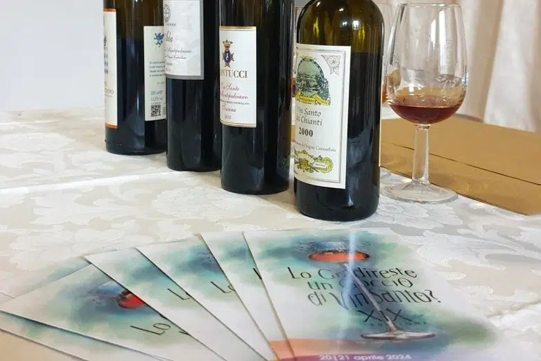 "Lo gradireste un goccio di Vin Santo?", Montefollonico, bottiglie