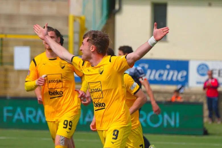 A Piancastagnaio la Pianese ne fa 4 al Pineto ed è ai Play Off Pianese-Pineto