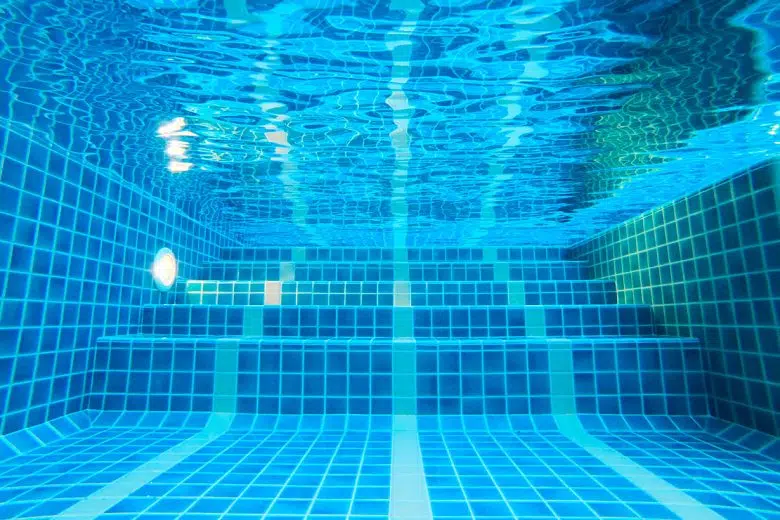 Corso per responsabile di piscina a Siena Piscina, vista subacque