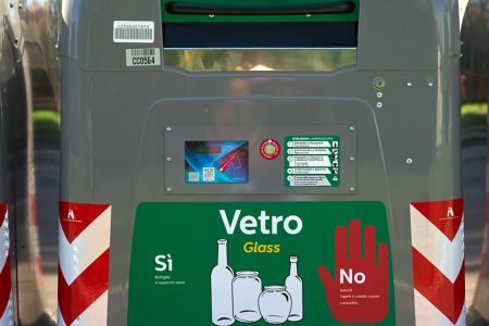 Cresce la raccolta differenziata del vetro nell’Ato Toscana Sud Sei Toscana, cassonetto vetro, particolare