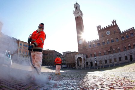 1° Maggio: le variazioni ai servizi raccolta rifiuti nei comuni della provincia di Siena Sei Toscana, pulizia Piazza del Campo