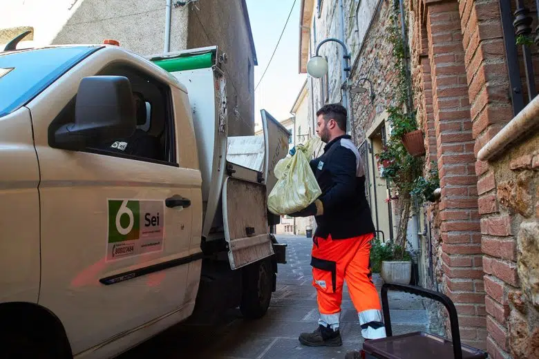 25 aprile e 1 maggio: nessuna variazione nella raccolta dei rifiuti Sei Toscana, raccolta porta a porta