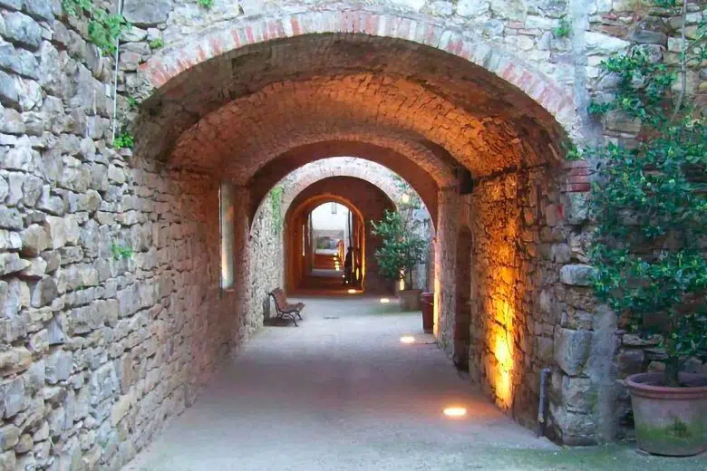 Via delle Volte, Castellina in Chianti rende omaggio a Brunelleschi Via delle Volte a Castellina in Chianti