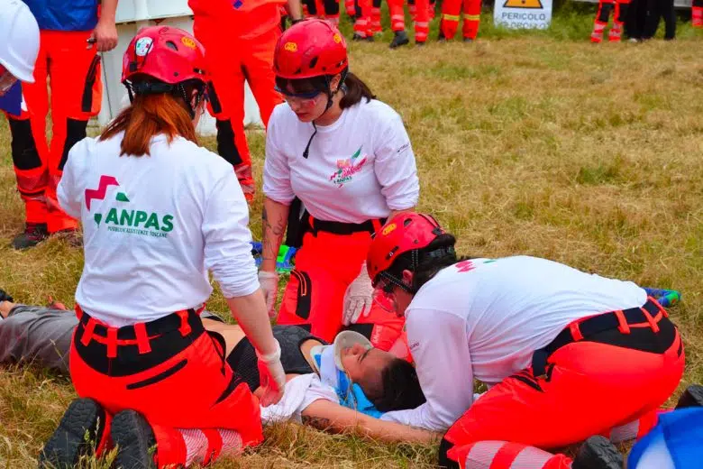 Servizio civile, opportunità di crescita professionale e personale Esercitazione volontari Pubblica Assistenza di Poggibonsi