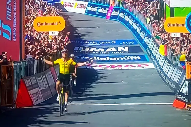 Wout Van Haert all'arrivo di Siena del Giro d'Italia