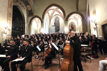 Clara Harmonia e Rotary Club Alta Valdelsa, insieme, per un grande concerto Clara Harmonia, Rotary, Requiem Mozart Basilica San Lucchese