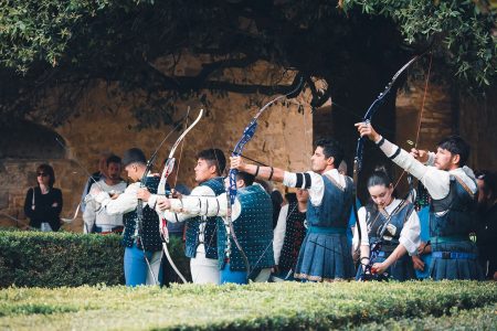 Al via Il Bianco e l’Azzurro: la festa medievale a San Quirico d’Orcia Il Bianco e l'Azzurro, Quartiere Cannetti San Quirico d'Orcia, arcieri