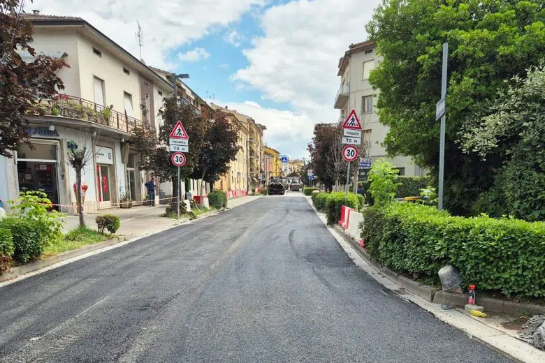 Operazione strade iniziata a Poggibonsi: lavori manutenzione per 1 milione Lavori via Montegrappa Poggibonsi