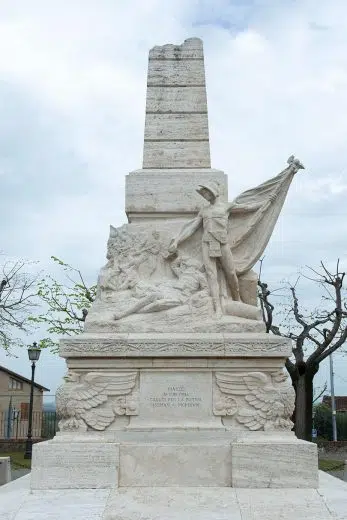 La memoria e la gloria: una mostra per raccontare il monumento ai caduti a Piazze Monumento ai caduti a Piazze