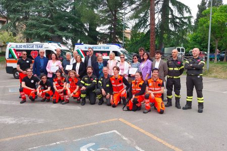 Pubblica Assistenza di Poggibonsi, arriva un nuovo mezzo per i servizi Pubblica Assistenza di Poggibonsi, nuovo mezzo, gruppo