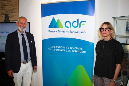 AdF, nasce il Bonus Fiora per chi è più in difficoltà Roberto Renai, presidente AdF, e Serenella Scalzi, Responsabile Unità Commerciale AdF