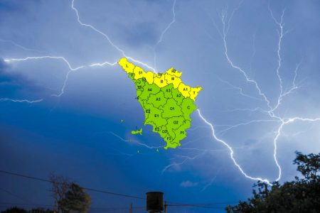 Allerta meteo con codice giallo per temporali e rischio idrogeologico su nord Toscana Allerta meteo in Toscana