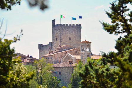 Castellina in Chianti: l’estate entra nel vivo con un doppio appuntamento tra gusto e musica Castellina in Chianti, Rocca