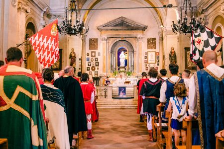 Festa del Barbarossa: il solenne Corteo dei Ceri Festa del Barbarossa, offerta dei ceri