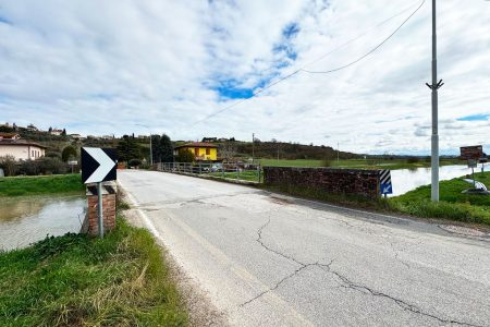 Ponte sul Canale Maestro della Chiana a Valiano: consegnato cantiere Ponte sul Canale Maestro della Chiana a Valiano