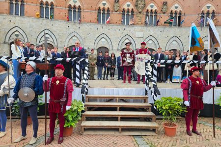 Consegnato il Masgalano 2025 alla Contrada della Torre Cerimonia di consegna Masgalano 2025 alla Contrada della Torre