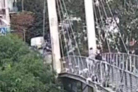 Poggibonsi, giovane con problemi psichiatrici tenta il suicidio – VIDEO Giovane ragazza tenta suicidio a Poggibonsi