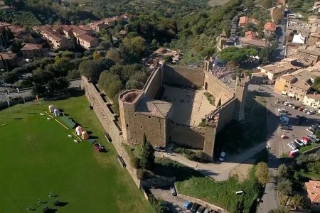 Sagra del Tordo di Montalcino, si celebra la 67ª edizione Sagra del Tordo a Montalcino, vista dall'alto