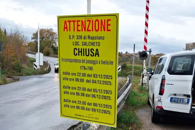 Lavori sui binari nella tratta Montepulciano-Montallese, le modifiche alla circolazione nel territorio di Montepulciano Lavori passaggio a livello a Montepulciano