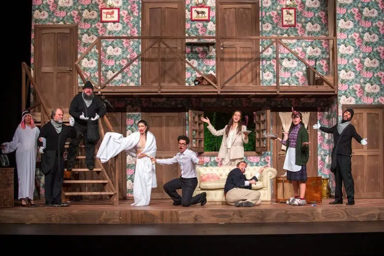 “Rumori fuori scena”, si ride al teatro Politeama Rumori fuori scena