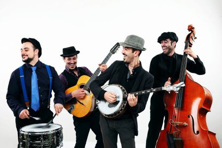 Concerto del primo giorno dell’anno a Monteriggioni: l’energia dei Musica da Ripostiglio Musica da Ripostiglio