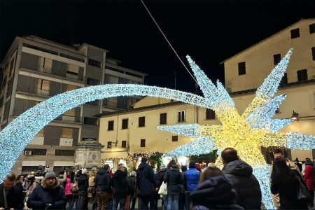 Mercatini, danza e cioccolato: arriva un altro fine settimana di eventi per Natale a Poggibonsi Stella di Natale a Poggibonsi