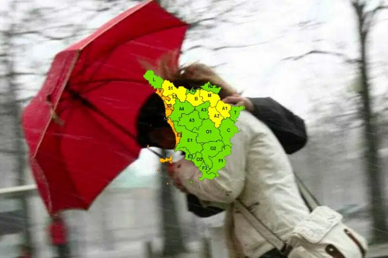 Toscana: allerta meteo gialla per pioggia e vento, e arancione per mareggiate Allerta meteo per pioggia e vento in Toscana