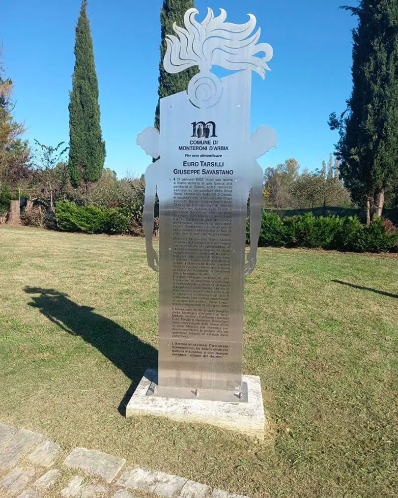 Monumento Savastano e Tarsilli a Monteroni