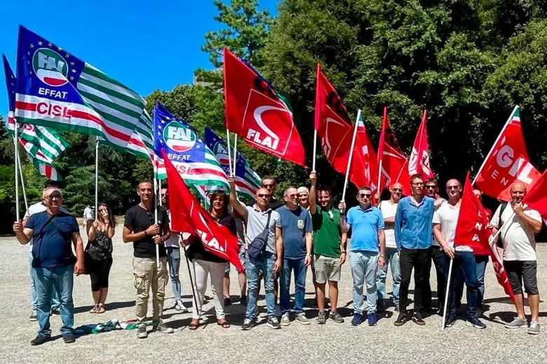 Floramiata, proclamato lo stato di agitazione sindacale Sindacati in piazza