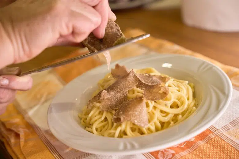 A San Giovanni d’Asso la XXII Mostra Mercato del Tartufo Marzuolo Tartufo marzuolo, primo piatto