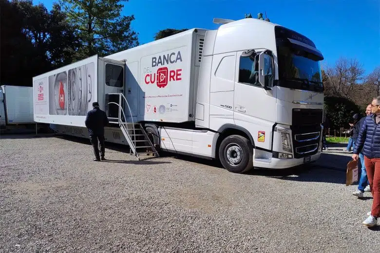 “Banca del Cuore”: tre giorni di screening cardiaci gratuiti Banca del Cuore, esterno truck