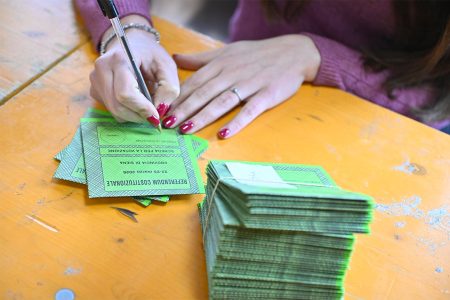 Referendum, l’affluenza alle ore 12 nel comune di Siena Scheda referendum giustizia