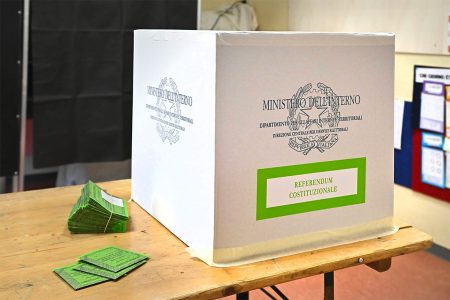 Referendum, l’affluenza alle ore 23 nel comune di Siena Schede e urna referendum giustizia
