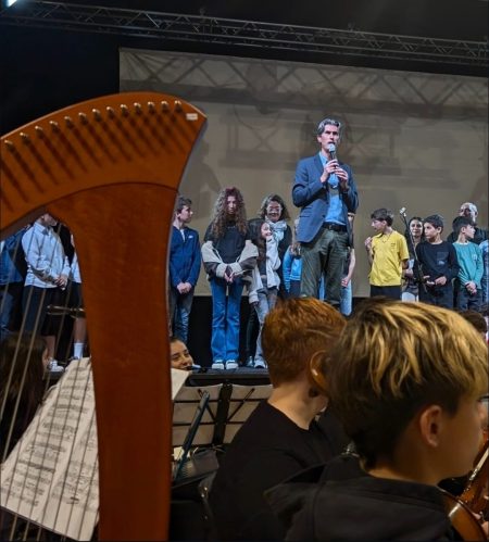 “Il mondo è pieno di… fantasmi” debutta a Montepulciano