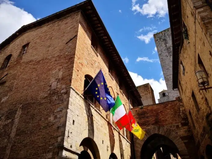 San Gimignano, “Pagine di Primavera” accoglie il noir di Enzo Linari