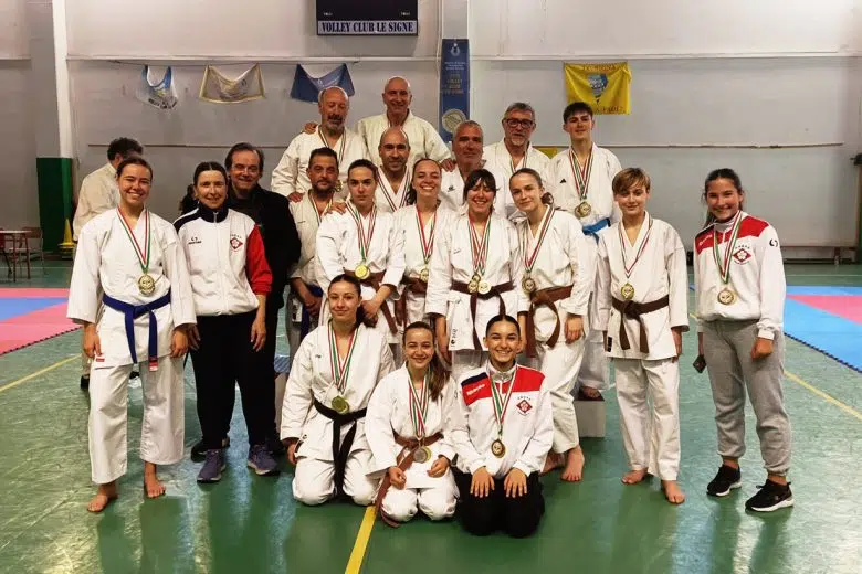 Pioggia di Medaglie a Signa per gli atleti dell’Asd Shinan Karate Kai Gli atleti dello Shinan Karate Kai a Signa