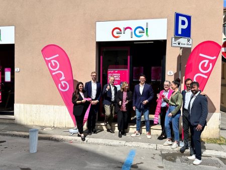 Poggibonsi, inaugurato il nuovo Spazio Enel