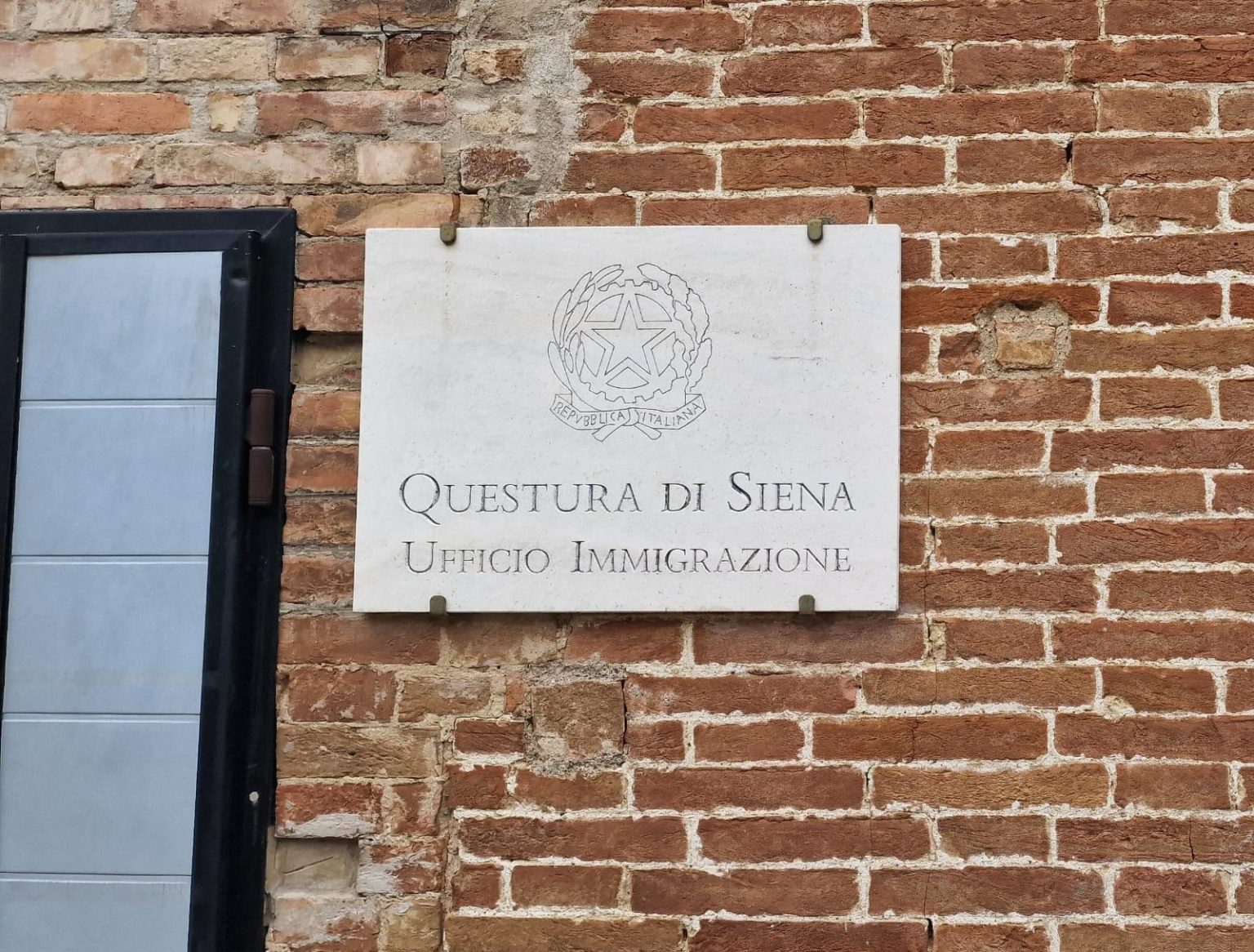 Siena, permessi di soggiorno: servizio prenota facile Questura di Siena, permessi di soggiorno