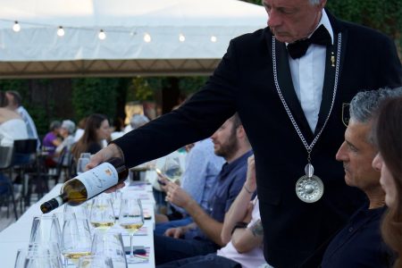 Saranno Famosi nel Vino entra nei ristoranti di Siena Saranno famosi nel vino, sommelier