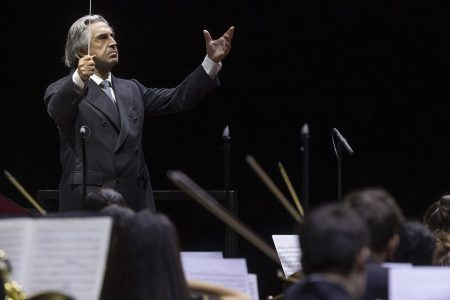 Gli studenti del Franci sul palco con Riccardo Muti al Lucca Summer Festival Riccardo Muti