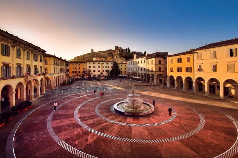 Colle, inaugurazione Stazione di Posta in Piazza Arnolfo