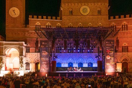 “Sboccia l’Estate” prosegue in piazza Jacopo della Quercia
