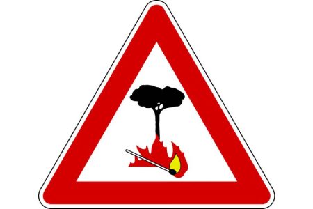 Rischio incendi, prorogato al 13 settembre il divieto assoluto di abbruciamento