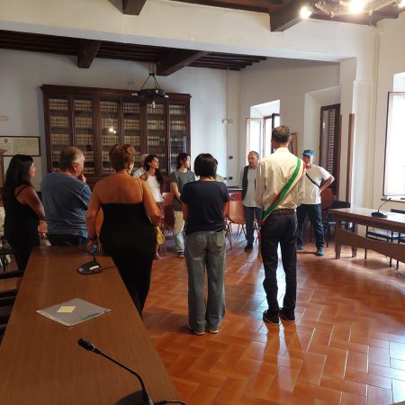 Ponte d’Arbia, da 14 anni la scultura unisce culture lungo la Via Francigena