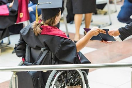 DSU Toscana, contributi per studenti con disabilità e bisogno di assistenza