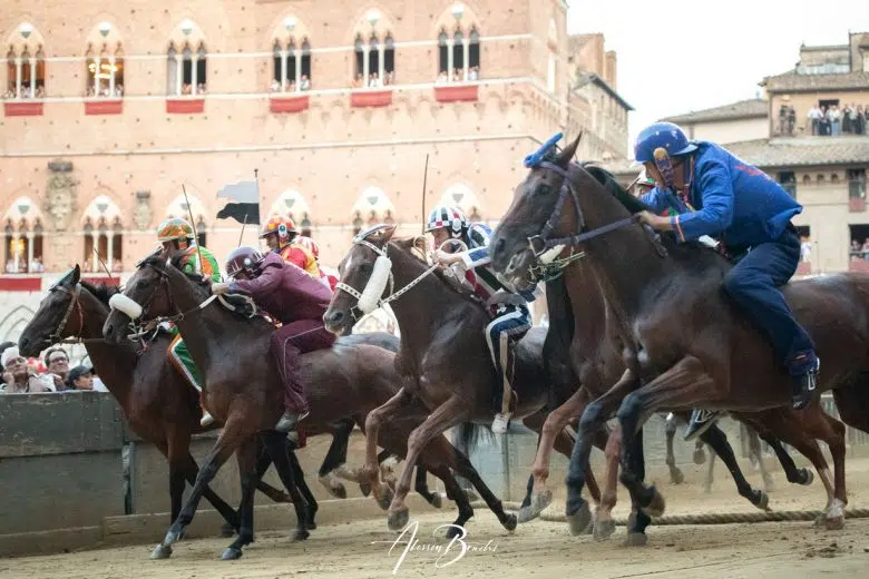 Palio di Siena dell’Assunta 2026: i voti ai fantini Palio agosto 2026, mossa
