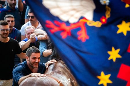 Palio di Siena del 18 agosto 2026, la vittoria del NICCHIO – FOTO Palio 18 agosto 2026