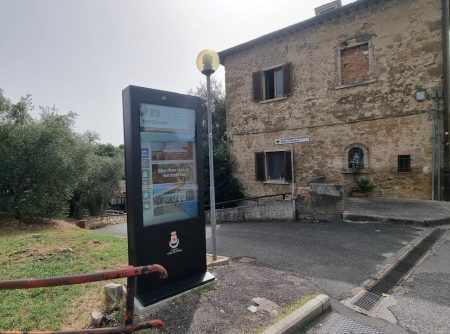Colle di Val d’Elsa, arrivano due nuovi totem digitali