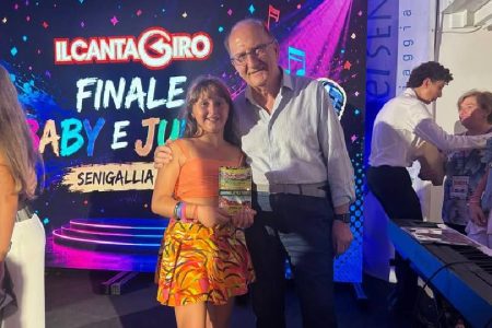 Siena, Azzurra Nassi vince il Premio Little Tony Junior al Cantagiro 2026